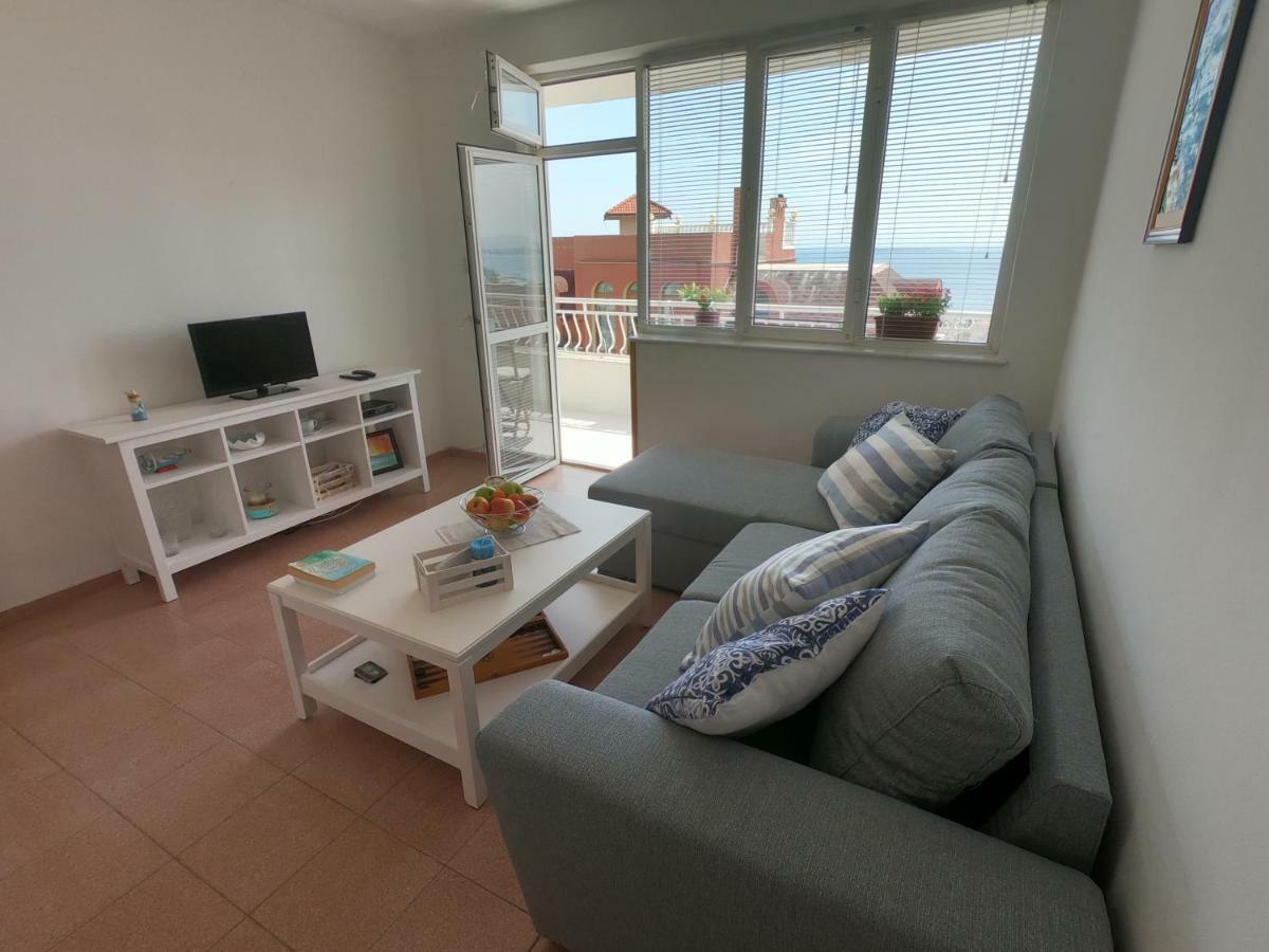 Apartment In St. Vlas With Terrace Sveti Vlas Bagian luar foto