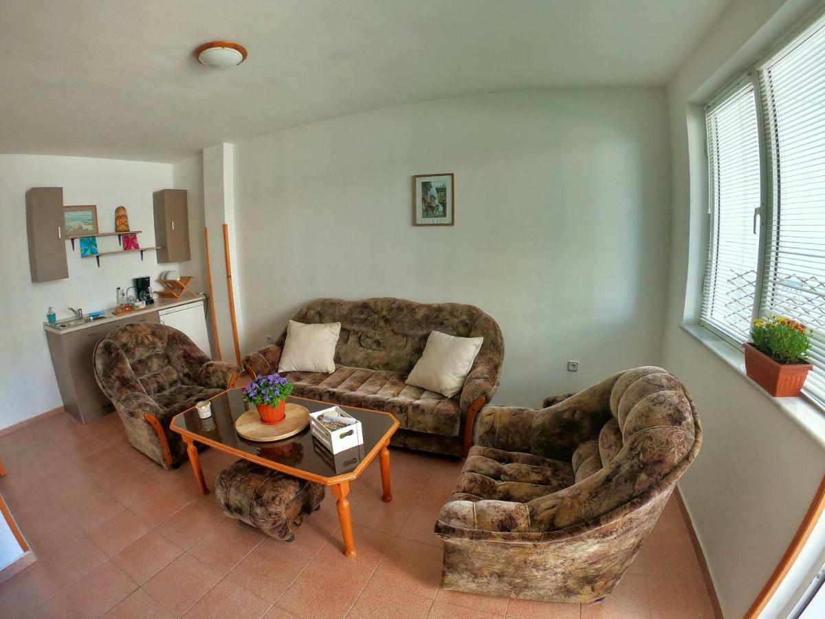 Apartment In St. Vlas With Terrace Sveti Vlas Bagian luar foto