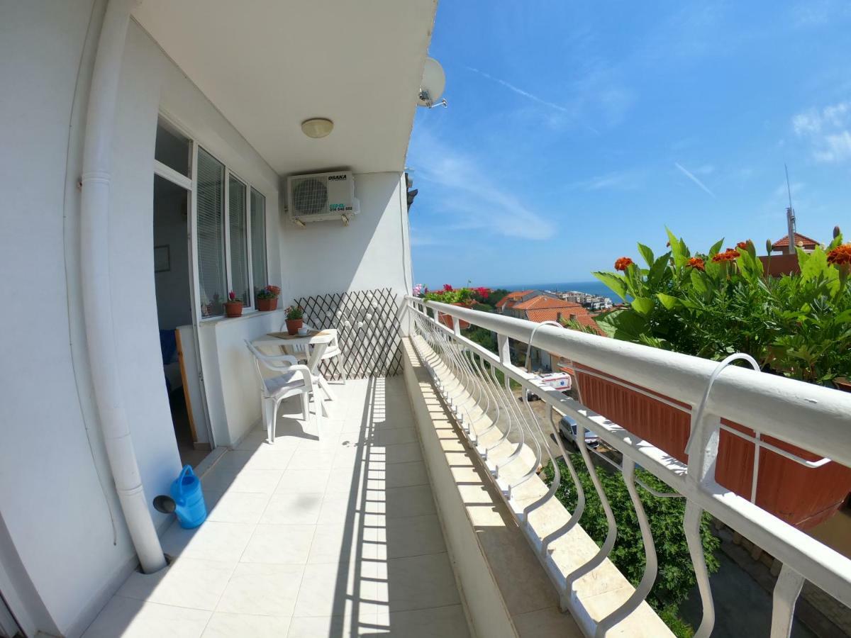 Apartment In St. Vlas With Terrace Sveti Vlas Bagian luar foto