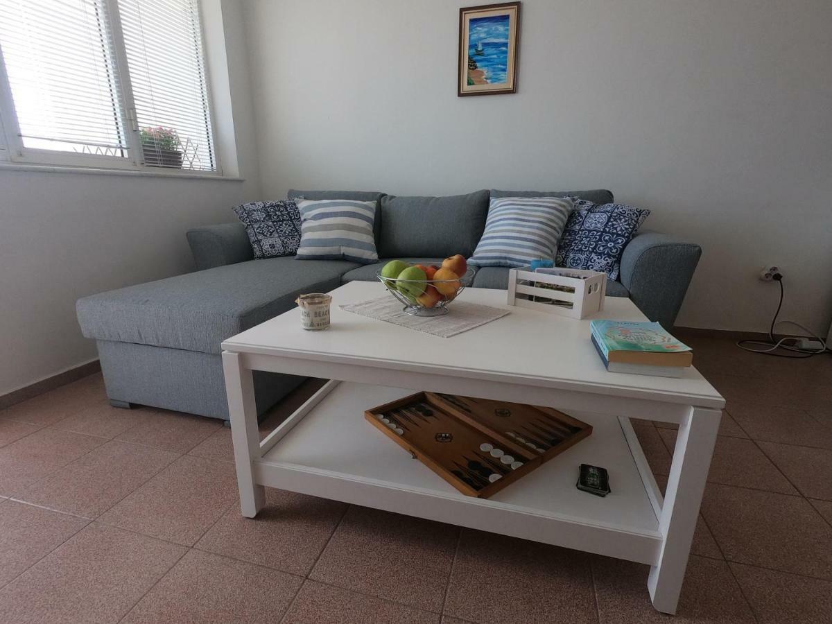 Apartment In St. Vlas With Terrace Sveti Vlas Bagian luar foto