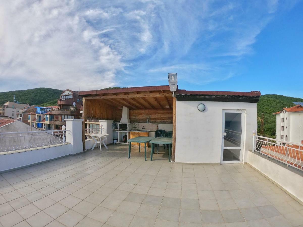Apartment In St. Vlas With Terrace Sveti Vlas Bagian luar foto